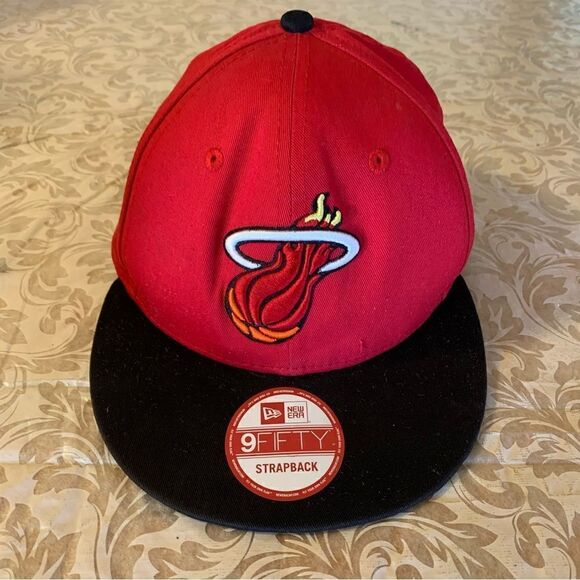 New Era 9Fifty Miami Heat Cap Hat Strapback OSFA tear in front see 2nd pic - Picture 6 of 6